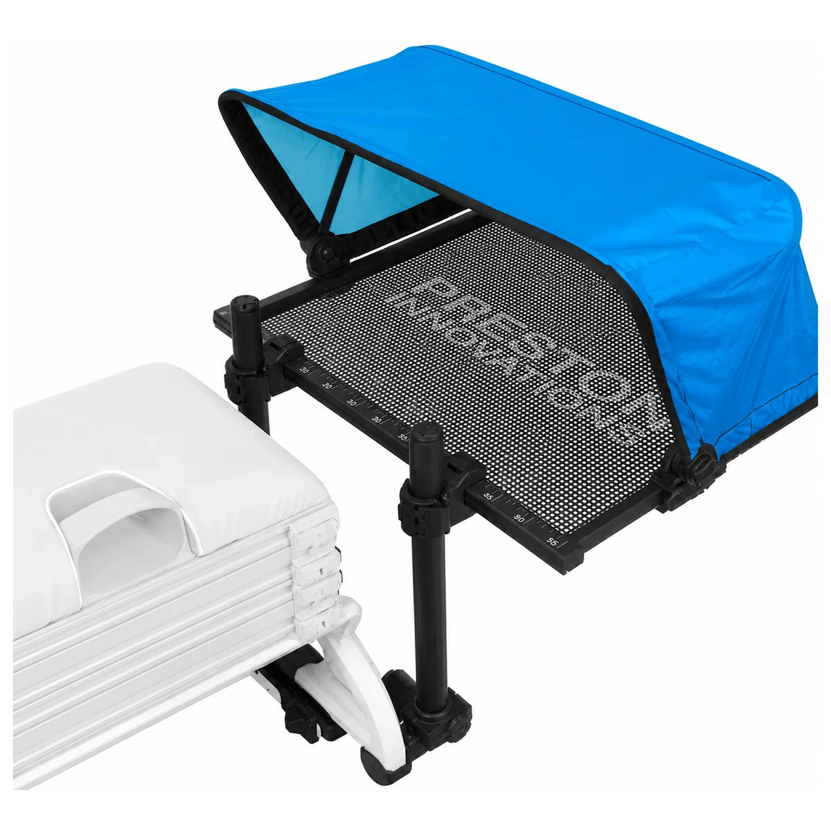 Preston Ventalite Hoodie Side Tray XL met blauwe kap, geperforeerde tafel en deels zichtbare witte zitkist