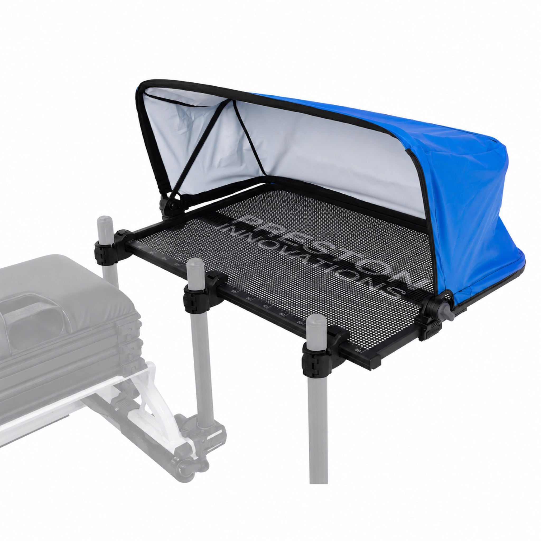 Preston Ventalite XXL Hoodie Side Tray – aastafel met geopende blauwe kap en vervaagd weergegeven zitkist op witte achtergrond