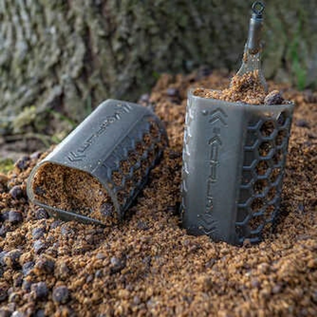 Korum River Feeders gevuld voor rivierhengelen