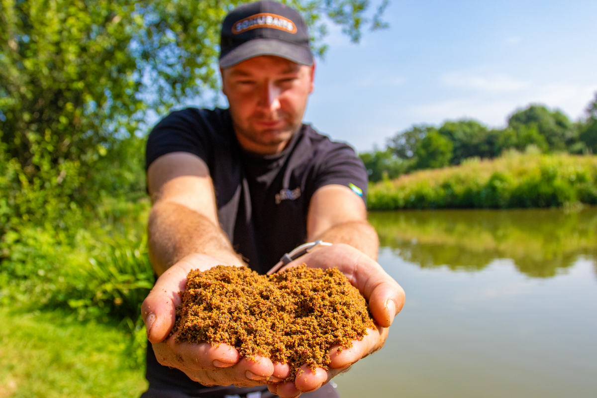 Super Crush Chunky Fish 2kg – Grondvoer met Vismeel en Gedroogde Vis – productdetail