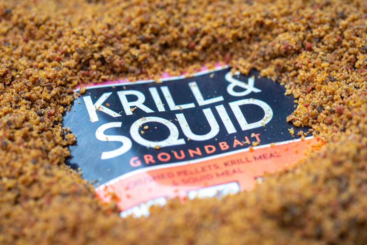 Sonubaits Super Crush Krill & Squid grondvoer in gebruik