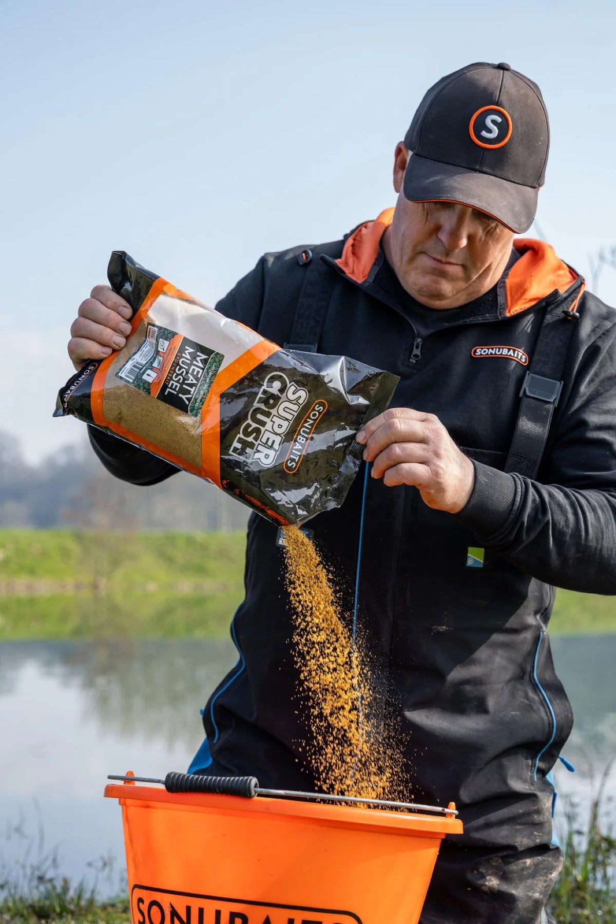 Super Crush Meaty Mussel Mix 2kg – Grondvoer met Mosselmeel – gebruiksfoto – 2048px rebuild