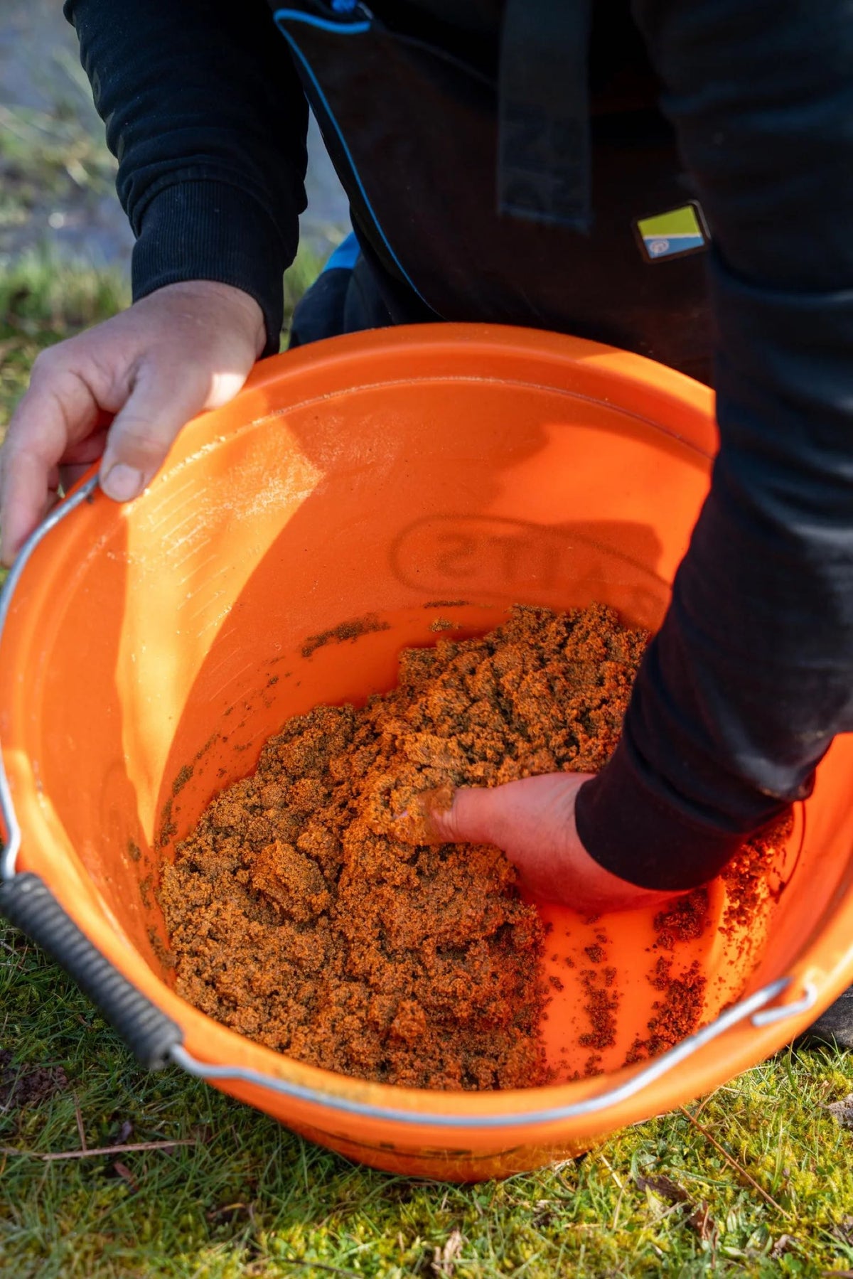 Super Crush Meaty Mussel Mix 2kg – Grondvoer met Mosselmeel – gebruiksfoto – 2048px rebuild