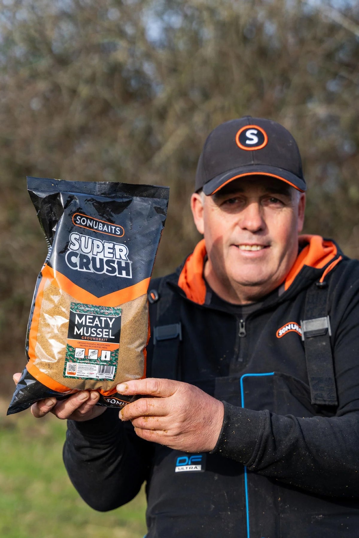 Super Crush Meaty Mussel Mix 2kg – Grondvoer met Mosselmeel – gebruiksfoto – 2048px rebuild