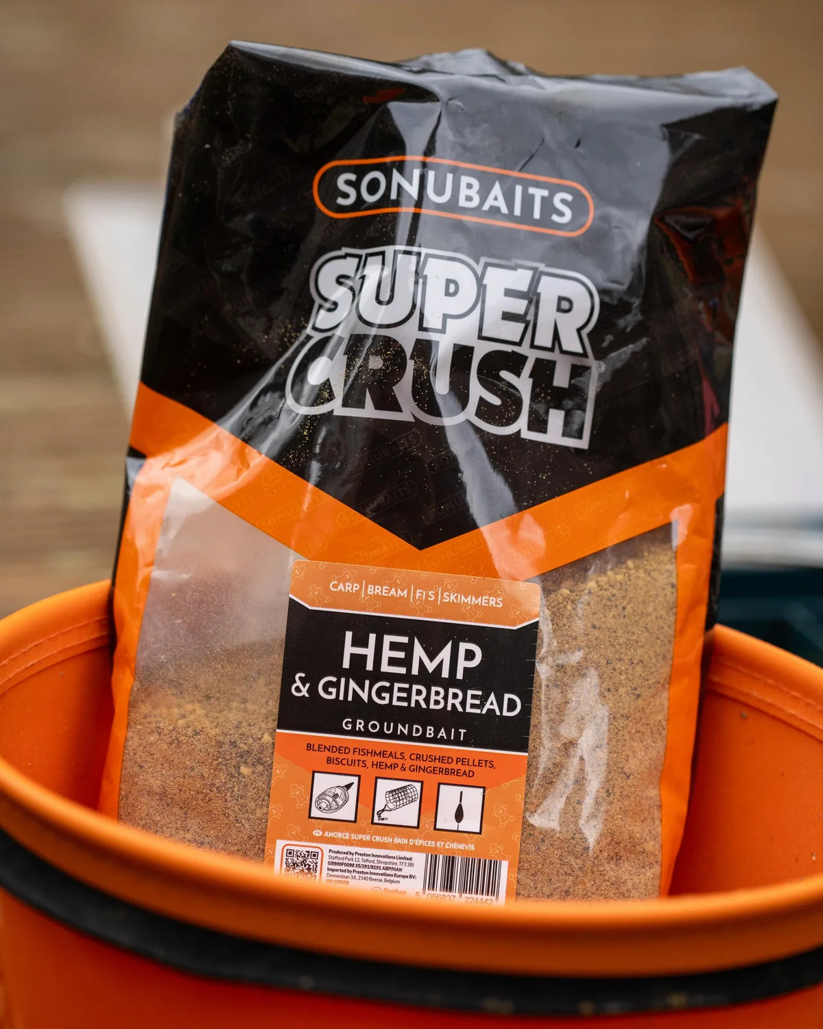 Sonubaits Super Crush Hemp & Gingerbread 2kg – zak grondvoer in mengkuip