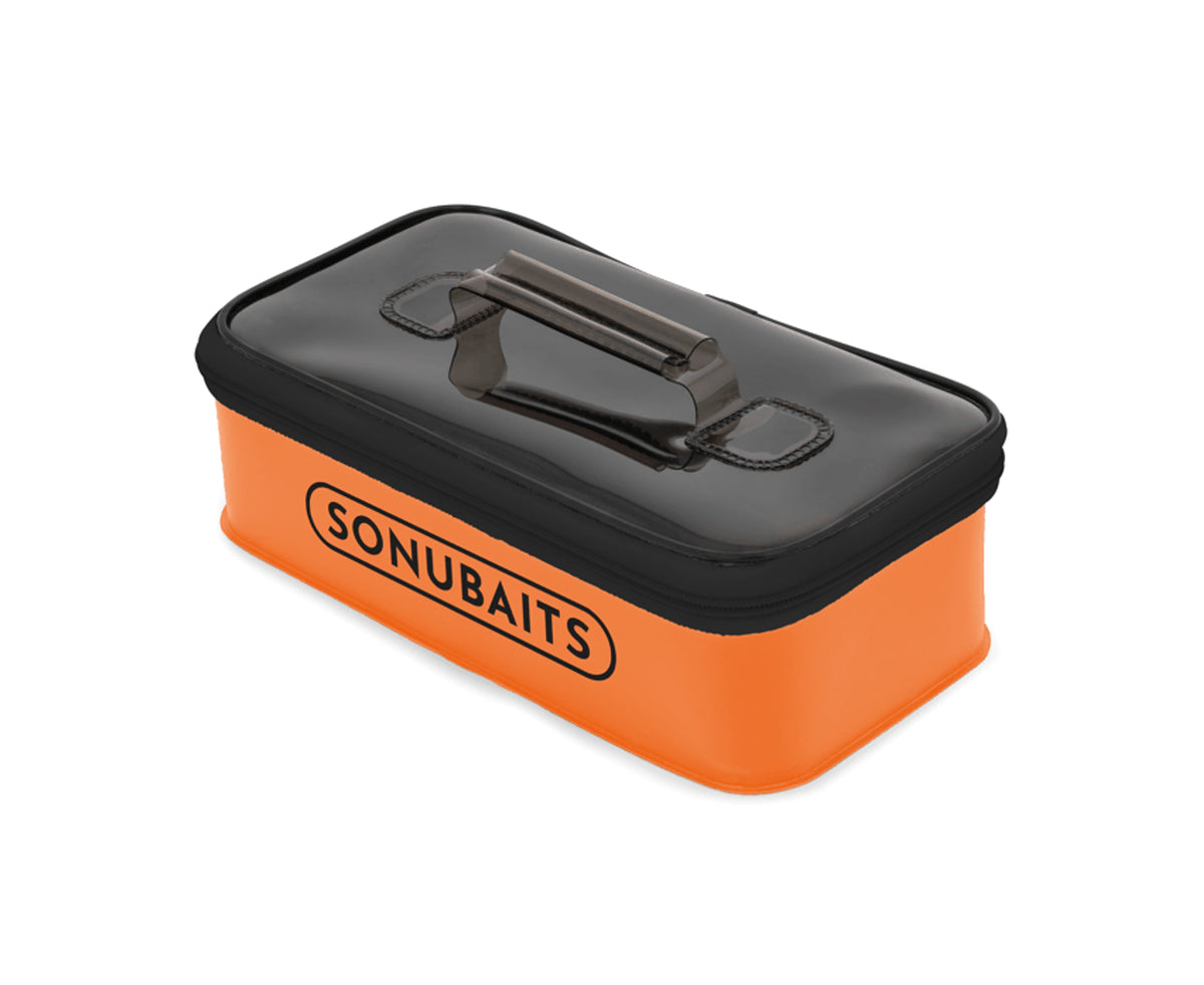 Sonubaits EVA Hookbait Storage Systems: breed opbergsysteem schuin bekeken met gesloten deksel
