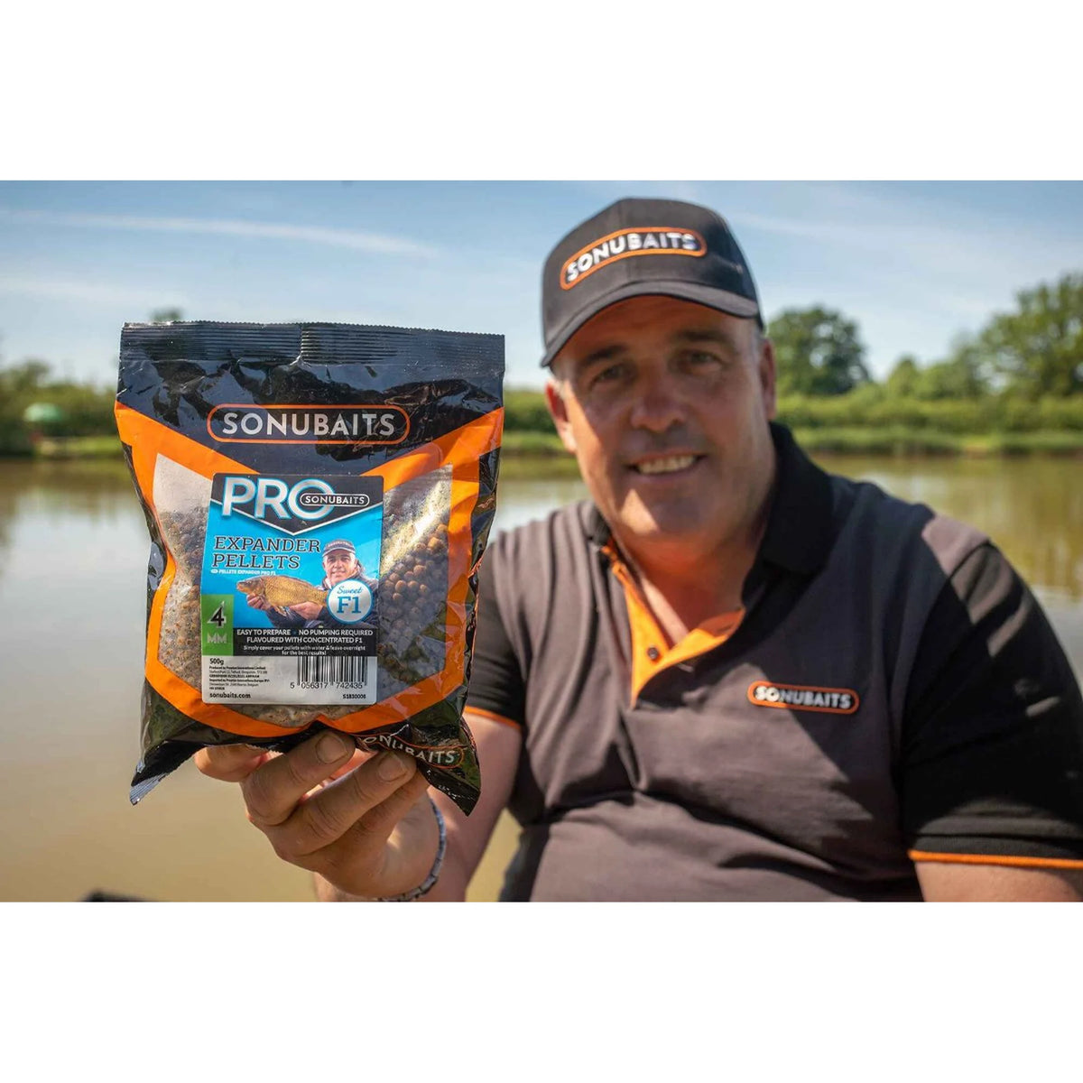 Visser toont Sonubaits Pro Expander Pellets F1 Sweet