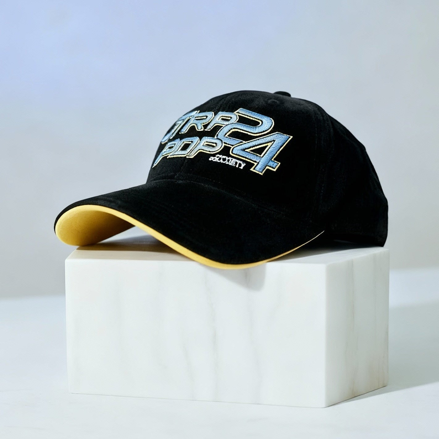 CARPSHOP24 100% VELVET BLACK CAP