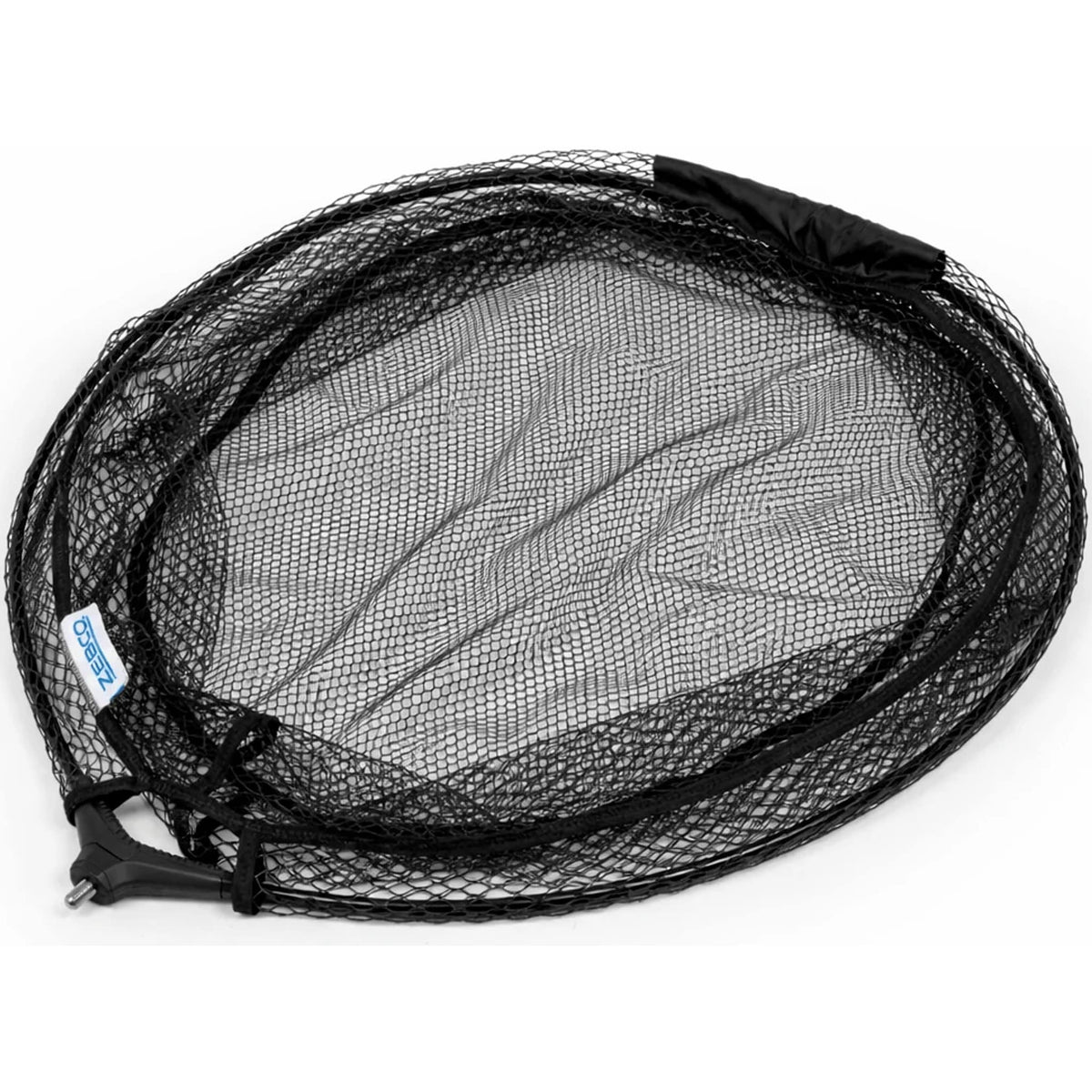 Zebco Folding Spoon schepnetkop – zwart ovaal net in schuin aanzicht met inklapbaar scharnier, schroefaansluiting en Zebco-label.