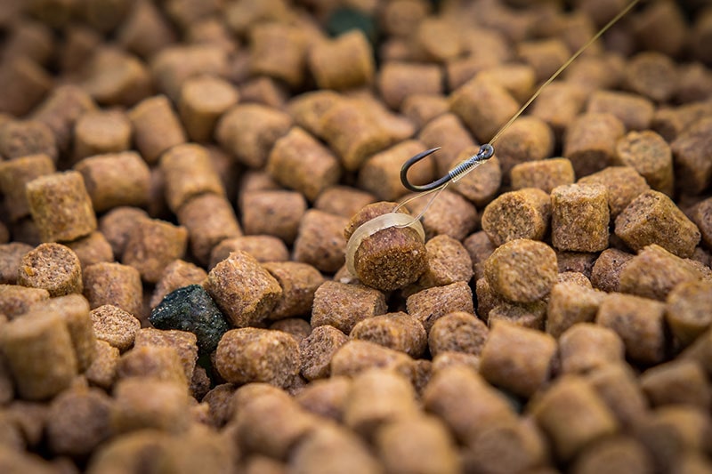 Matrix MXC-4 18" 45cm x-strong bait band rigs onderlijnen size 14