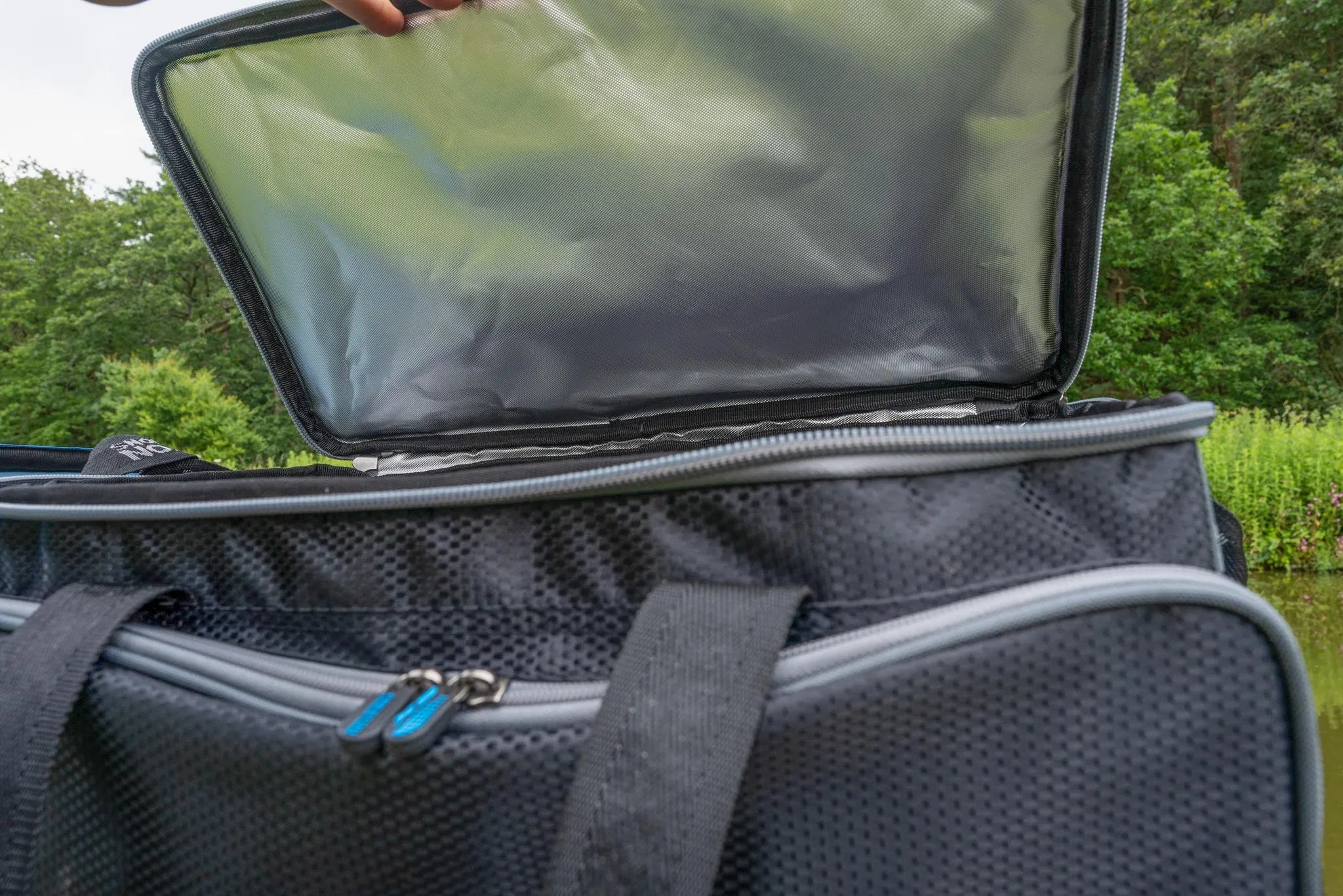 Preston Competition XS Large Bait Bag geopende isolerende voering