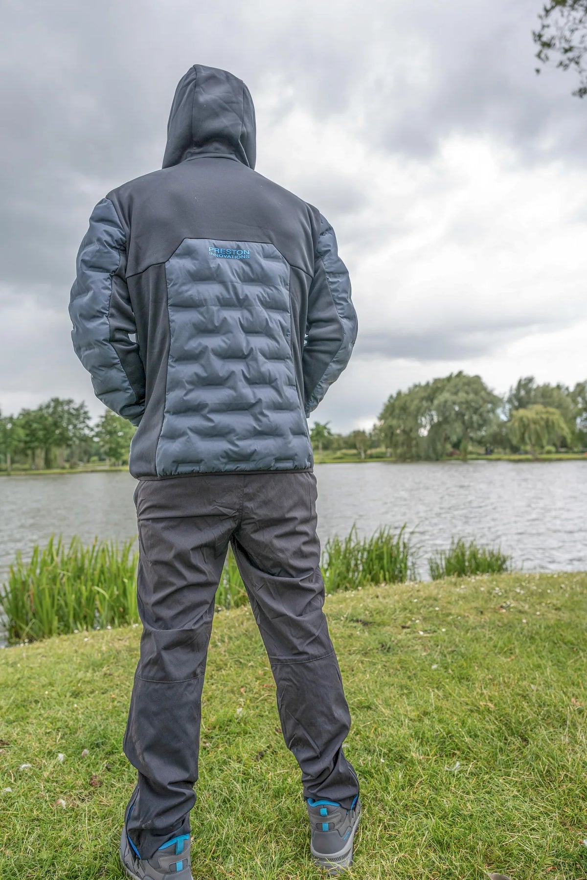 Preston DuraTech Hybrid Jacket gedragen van achteren