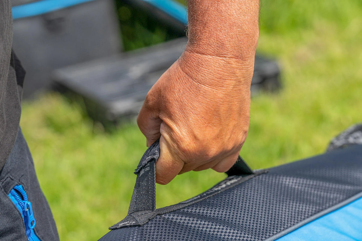 Preston Competition XS 6 Tube Holdall detail van de draaggreep