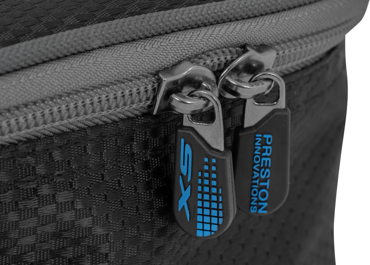 Preston Competition XS Reel Case detail van de dubbele ritsen