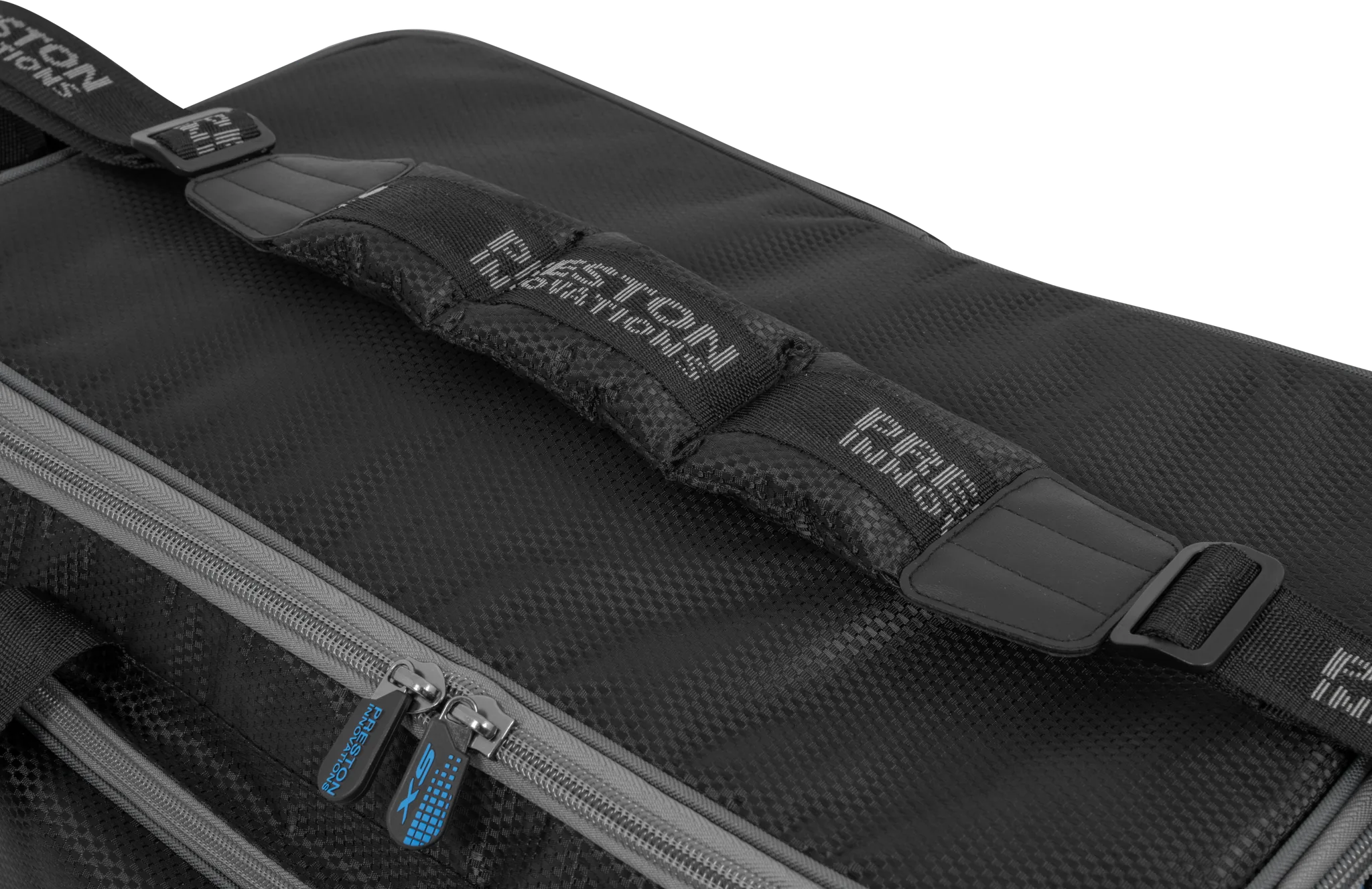 Preston Competition XS Large Bait Bag detail van de schouderband