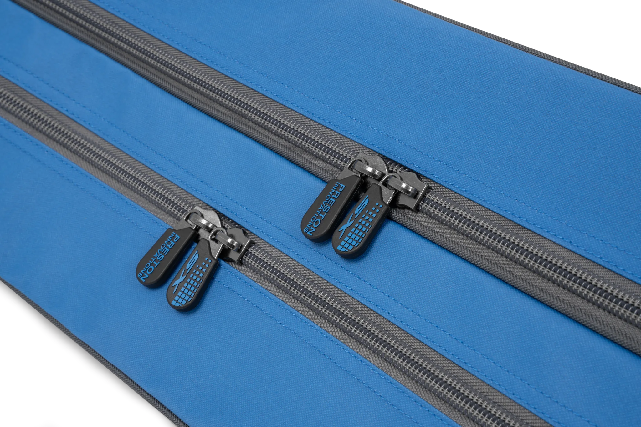 Preston Competition XS 4 Rod Holdall 195cm achterzijde met draagriemen