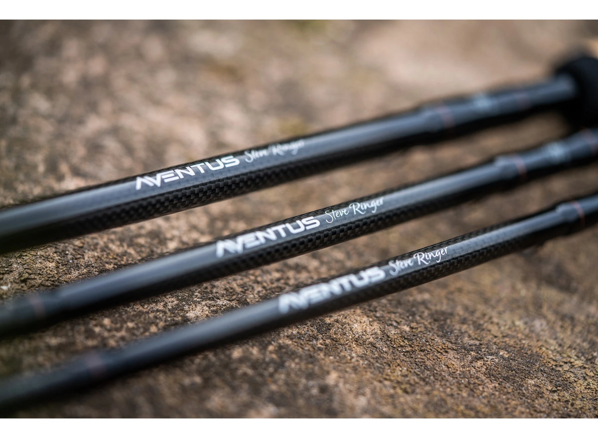 Guru Aventus SR Light Feeder, drie hengelblanks met Aventus SR-markeringen
