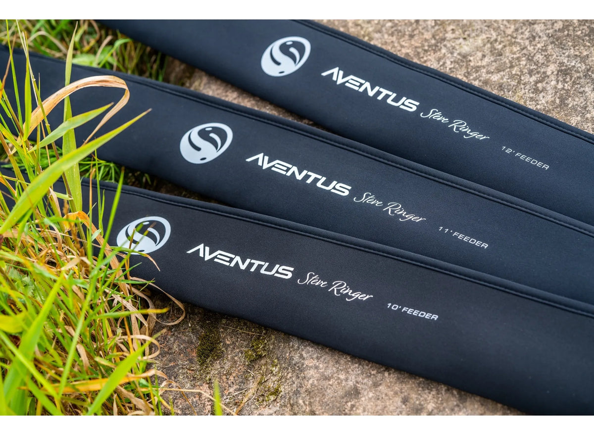 Guru Aventus SR Light Feeder, drie hengelhoezen met Aventus SR-logo