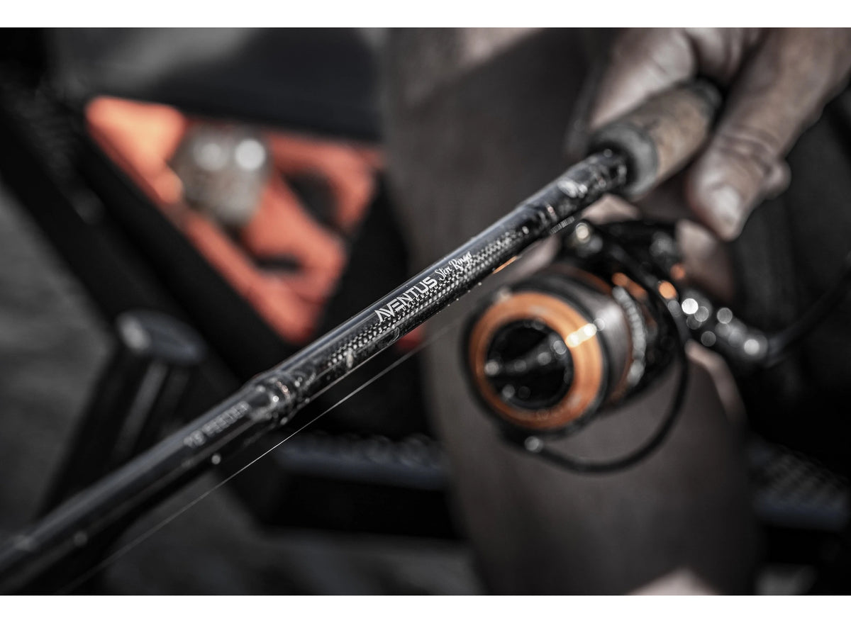 Guru Aventus SR Light Feeder, hengelblank en molen in gebruik