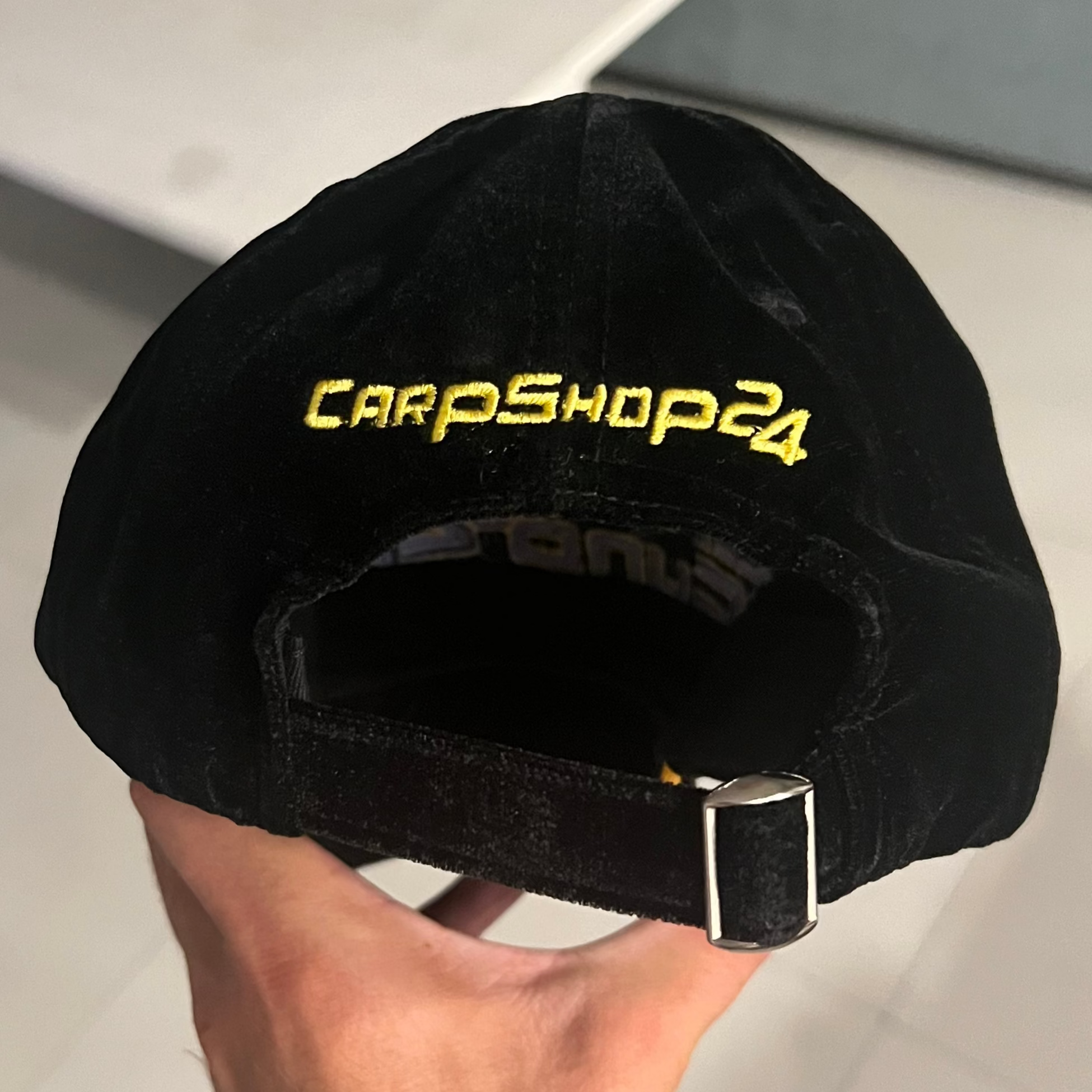 CARPSHOP24 100% VELVET BLACK CAP