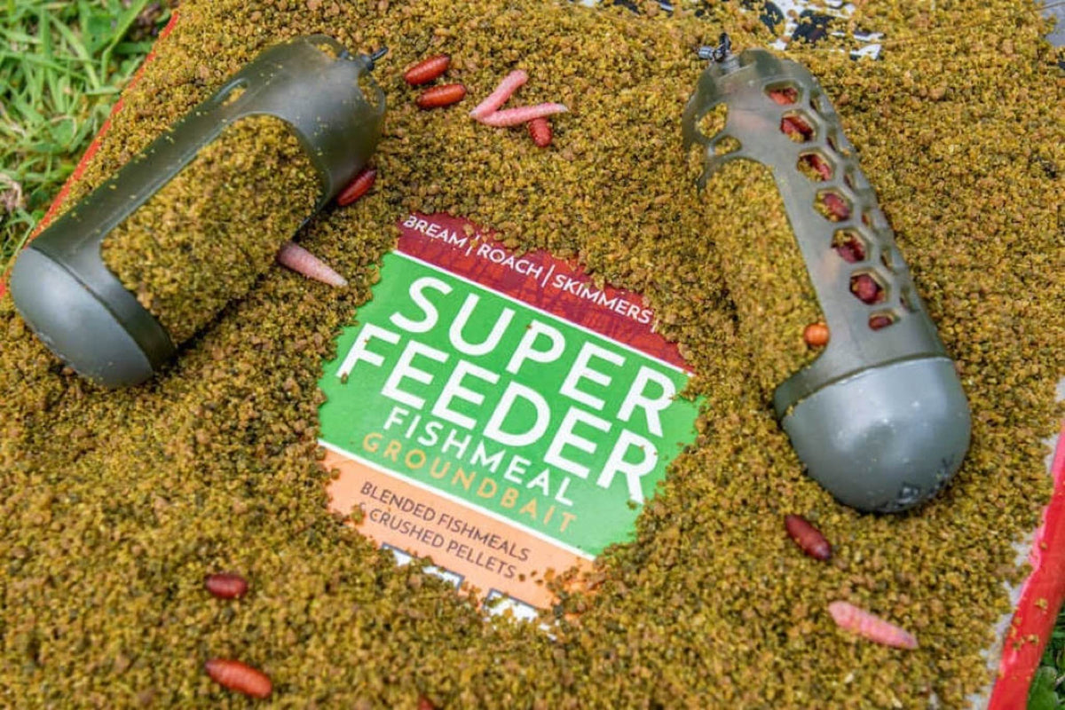 Sonubaits Super Feeder Fishmeal 2kg twee voerkorven en grondvoer