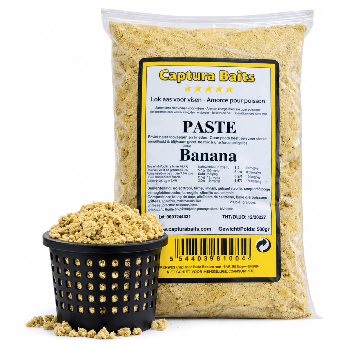 Zak Captura Baits Banana-pasta met een gevuld zwart korfje en losse lichtgele kruimels