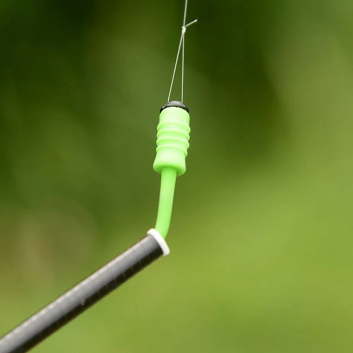 Geopende Cresta Softcap Hollow Connector aan het elastiek