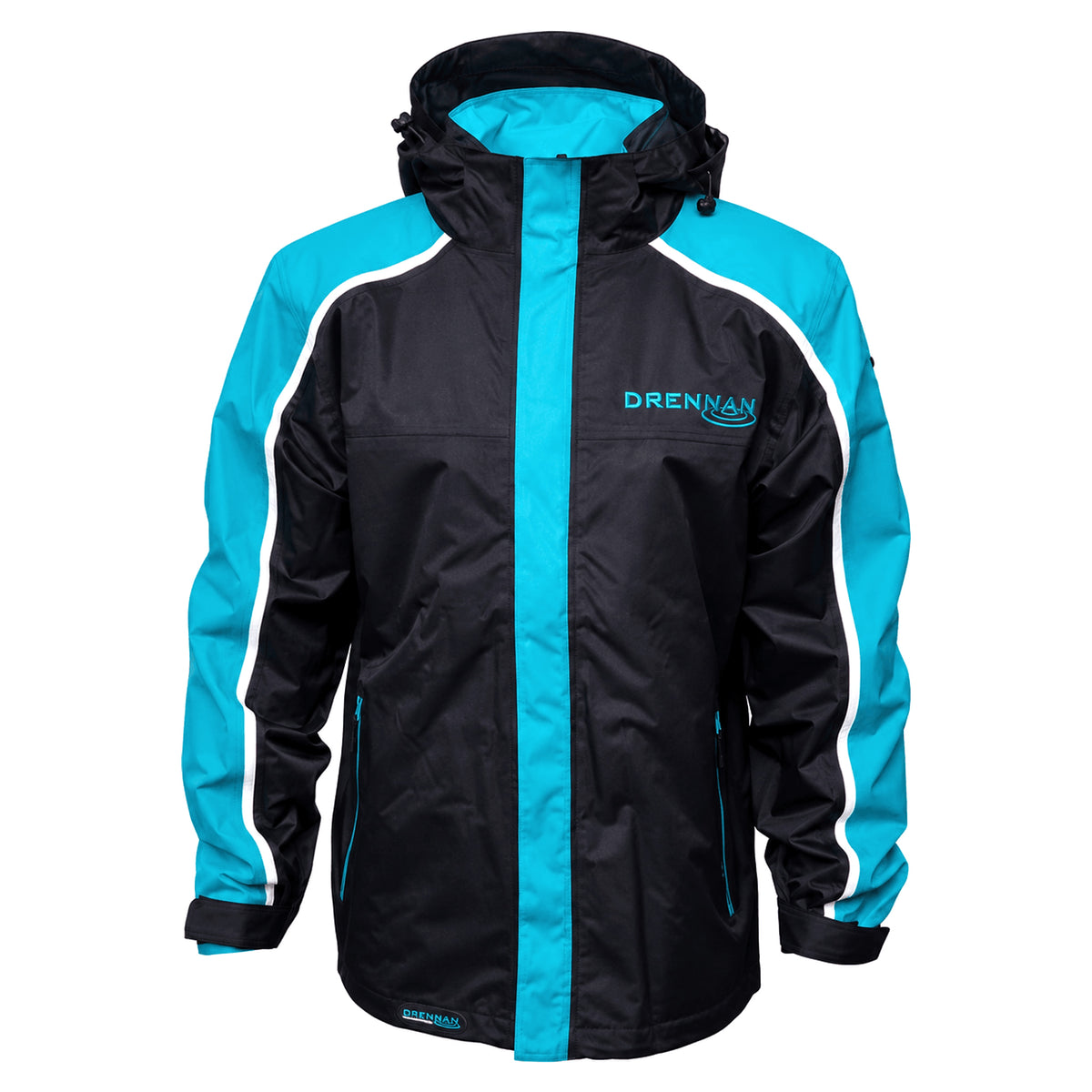 Drennan 25K WP Jacket: zwarte regenjas met turquoise schouders, capuchon, witte biezen en Drennan-borduring