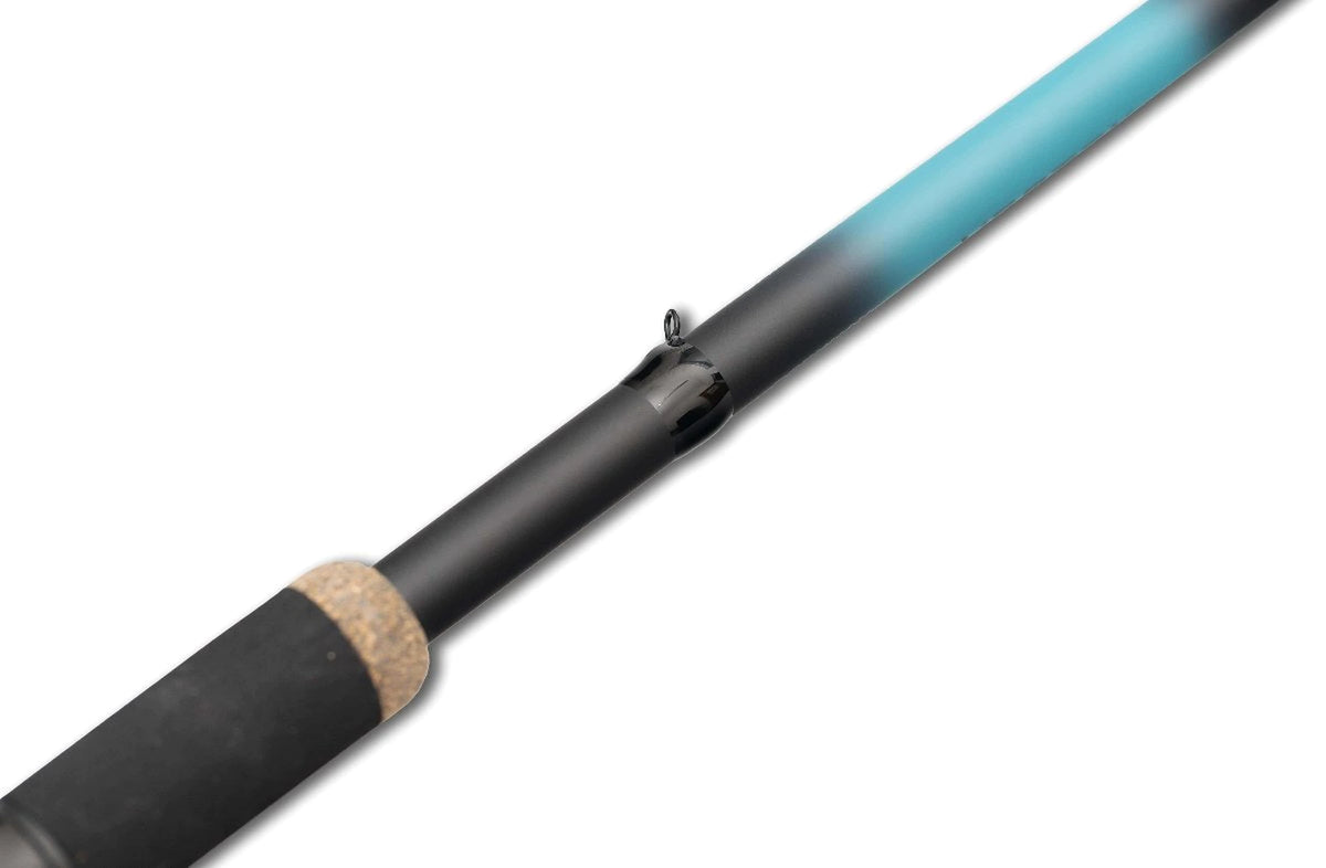Drennan Vertex Distance Feeder – haakhouderoogje boven de EVA-handgreep met kurkrand