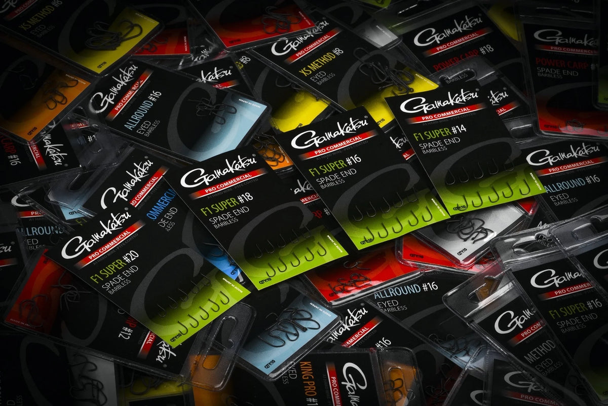 Gamakatsu Pro Commercial F1 Super Spade End Barbless – close-up van fijne weerhaakloze bledhaken