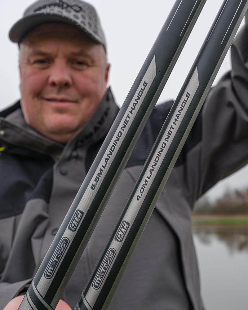 gln090-091_horizon-ultra-pro-landing-net-handle_in-use-15
