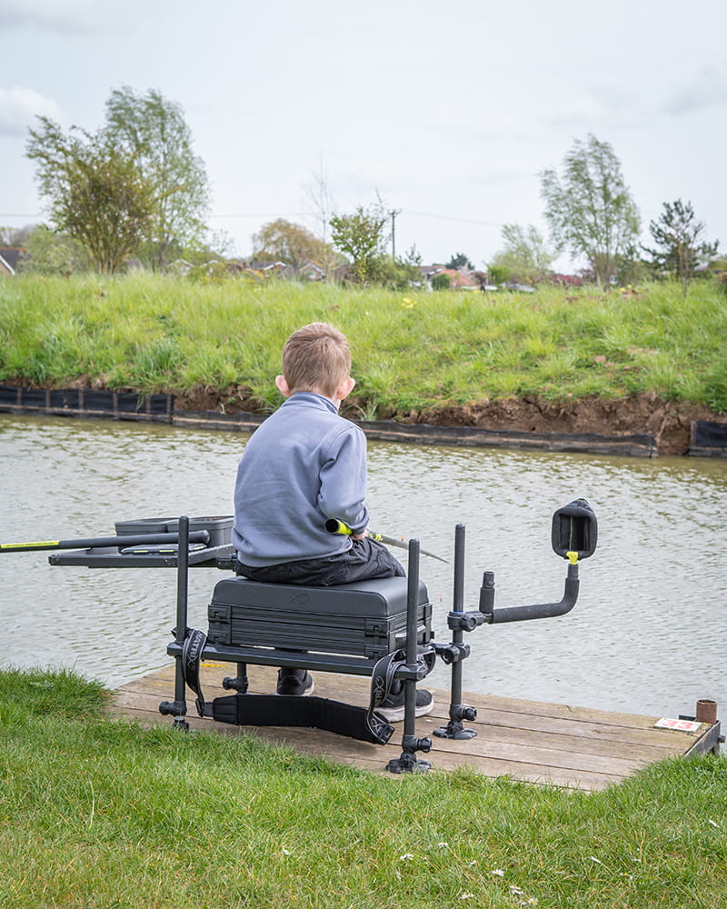 F25 PRO SUPER LITE SEATBOX - BLACK