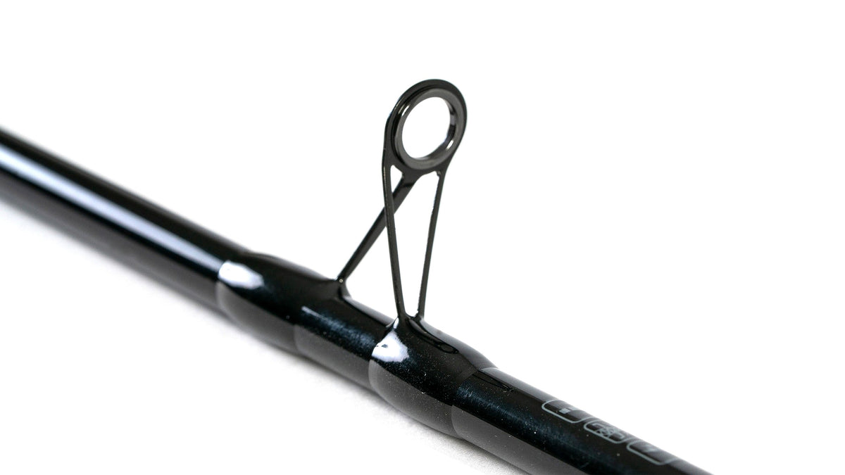 Guru 10' Float Rod And Reel Combo – detail van het geleideoog op de hengelblank