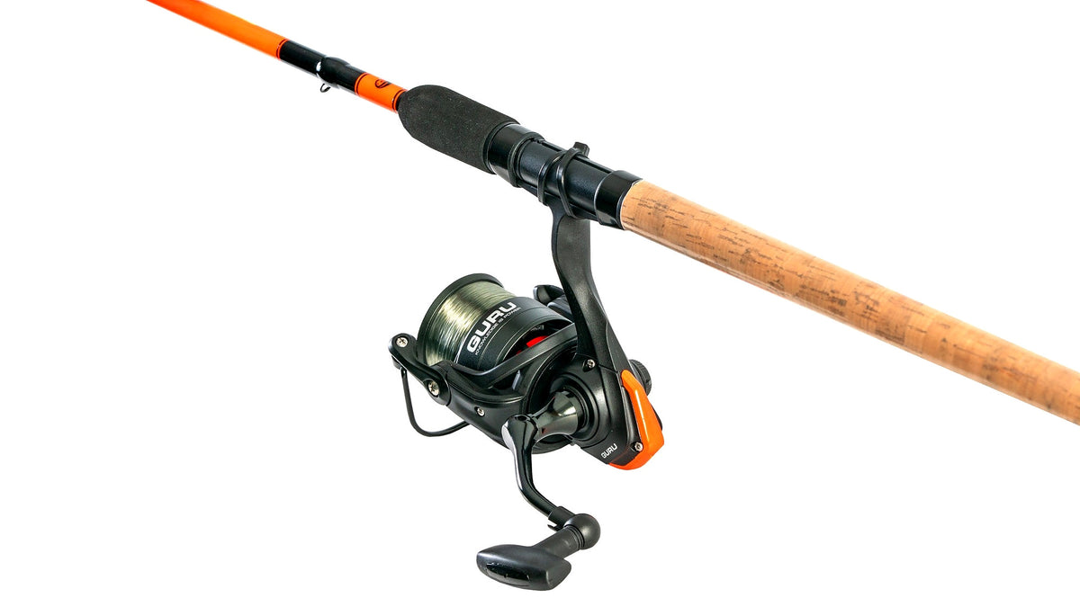 Guru 10' Float Rod And Reel Combo – schuin aanzicht van molen en kurken handgreep