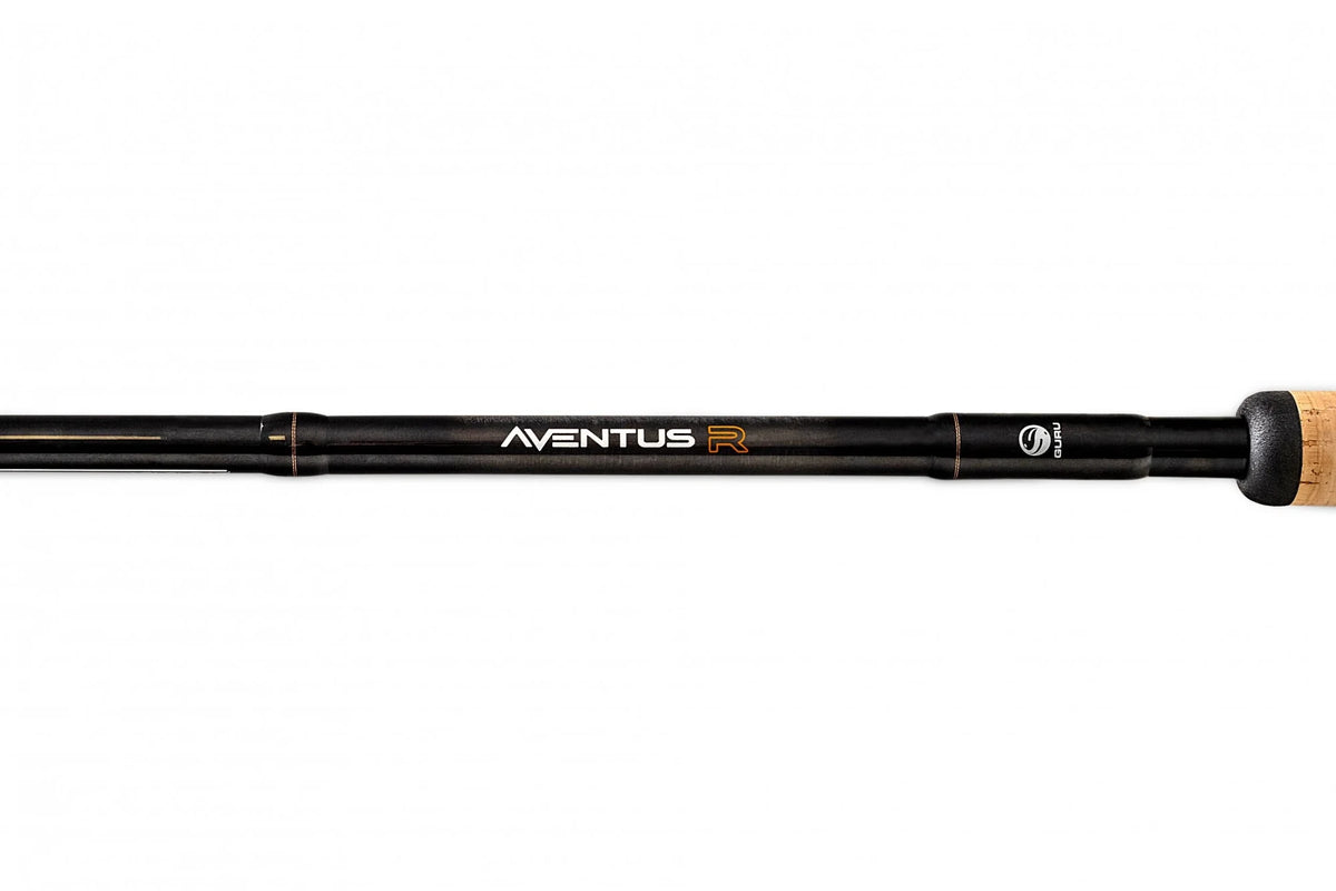 Guru Aventus R horizontale blank met modelnaam en Guru-logo