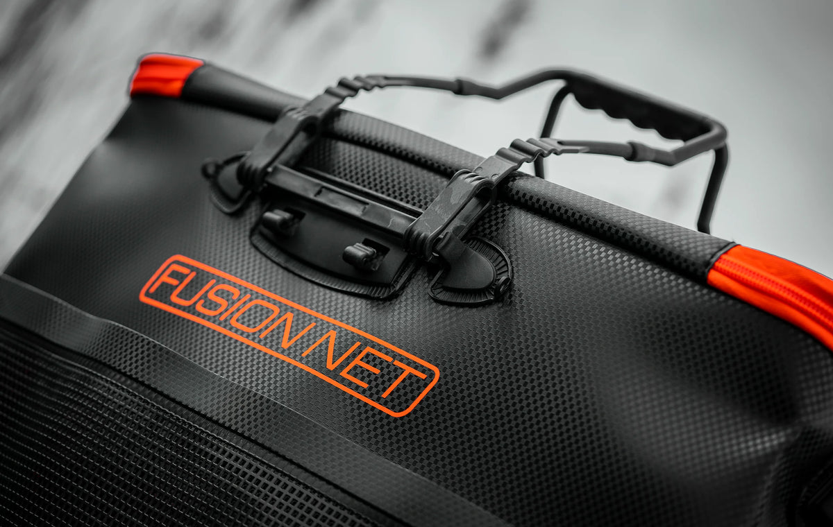 Guru Fusion Net Bag MKII – FUSION NET-opdruk en gekoppelde draaggrepen