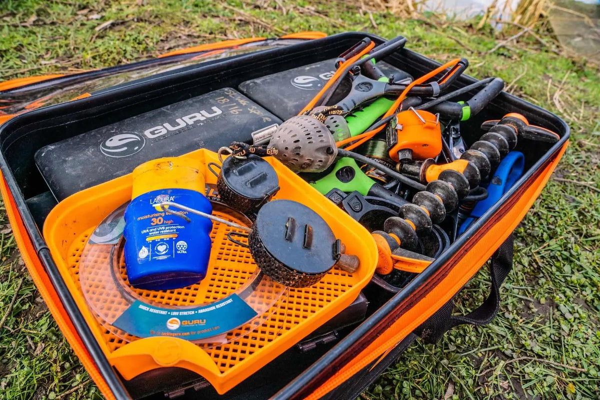 Guru Fusion Boxsafe – open tas met visaccessoires