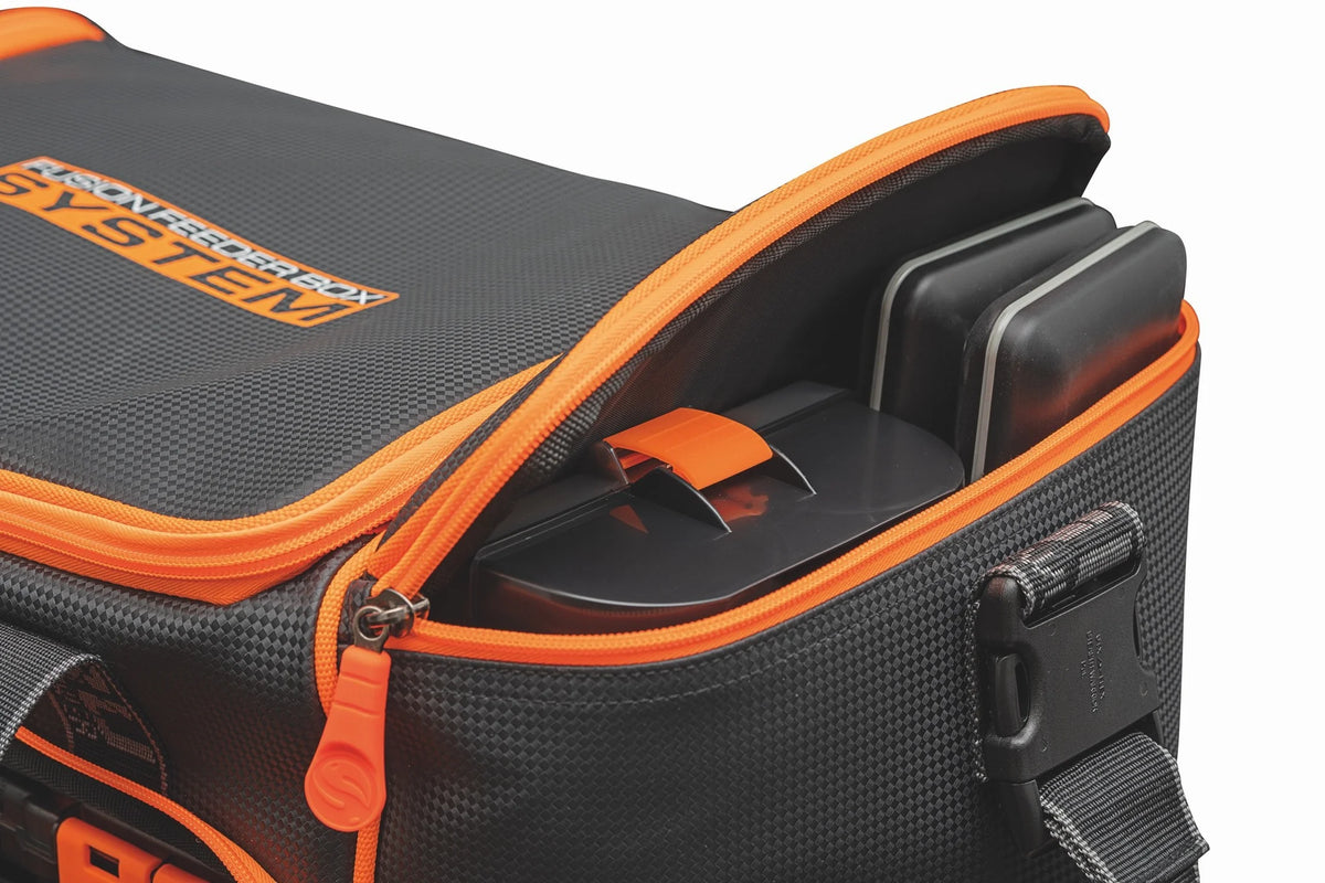 Guru Fusion Feeder Box System Bag – open zijvak met zwarte accessoirebox