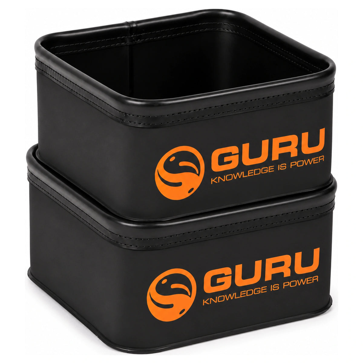 Guru Fusion - twee gestapelde zwarte aasbakken met oranje logo, bovenste bak open