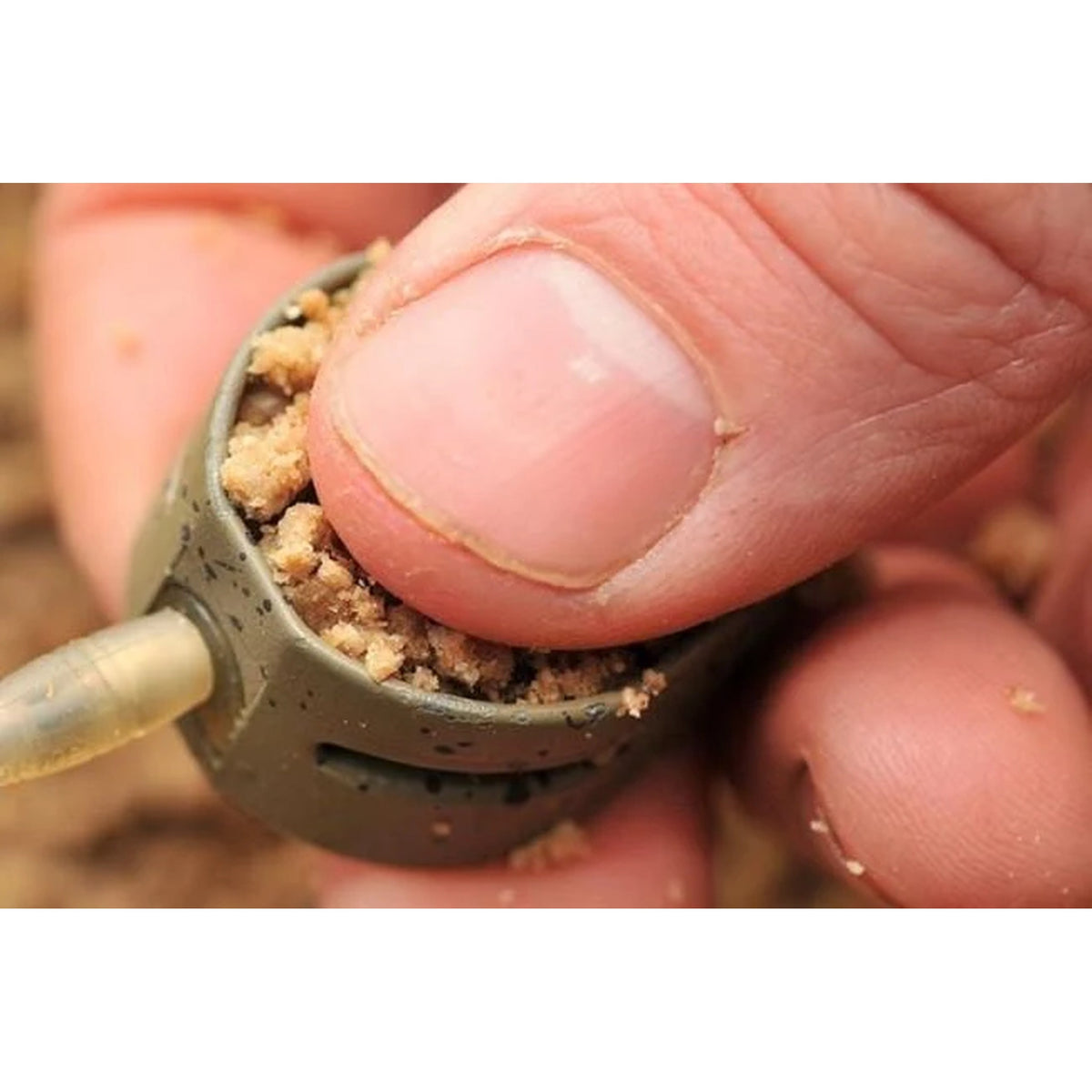 Guru Hybrid Feeder In-line System met voer vullen