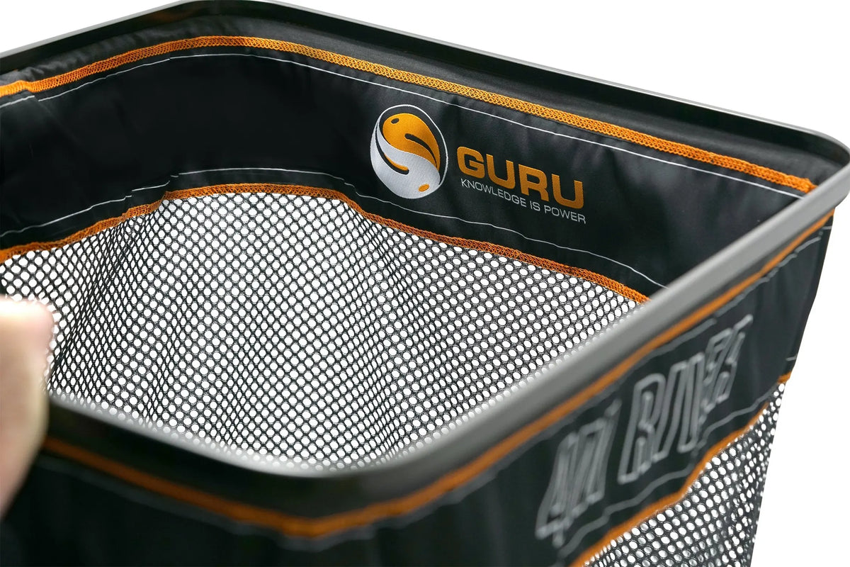 Guru River-leefnet – bovenring met Guru-logo, oranje stiksels en zwart netgaas