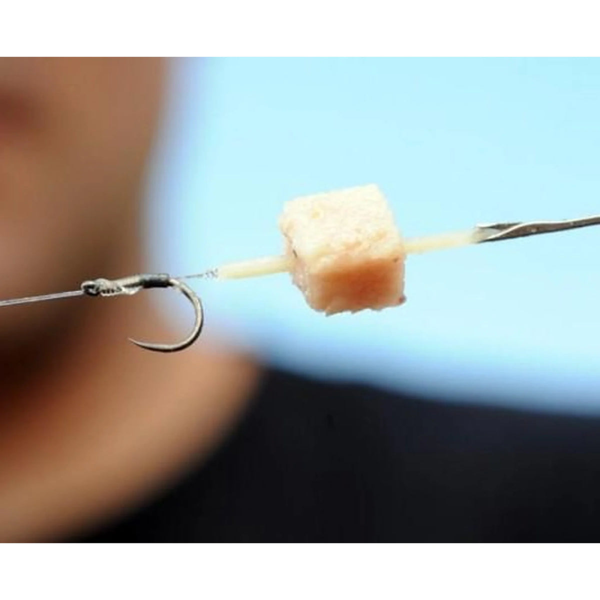 Guru Micro Bait Bands – aasblokje bevestigd met pelletbandje