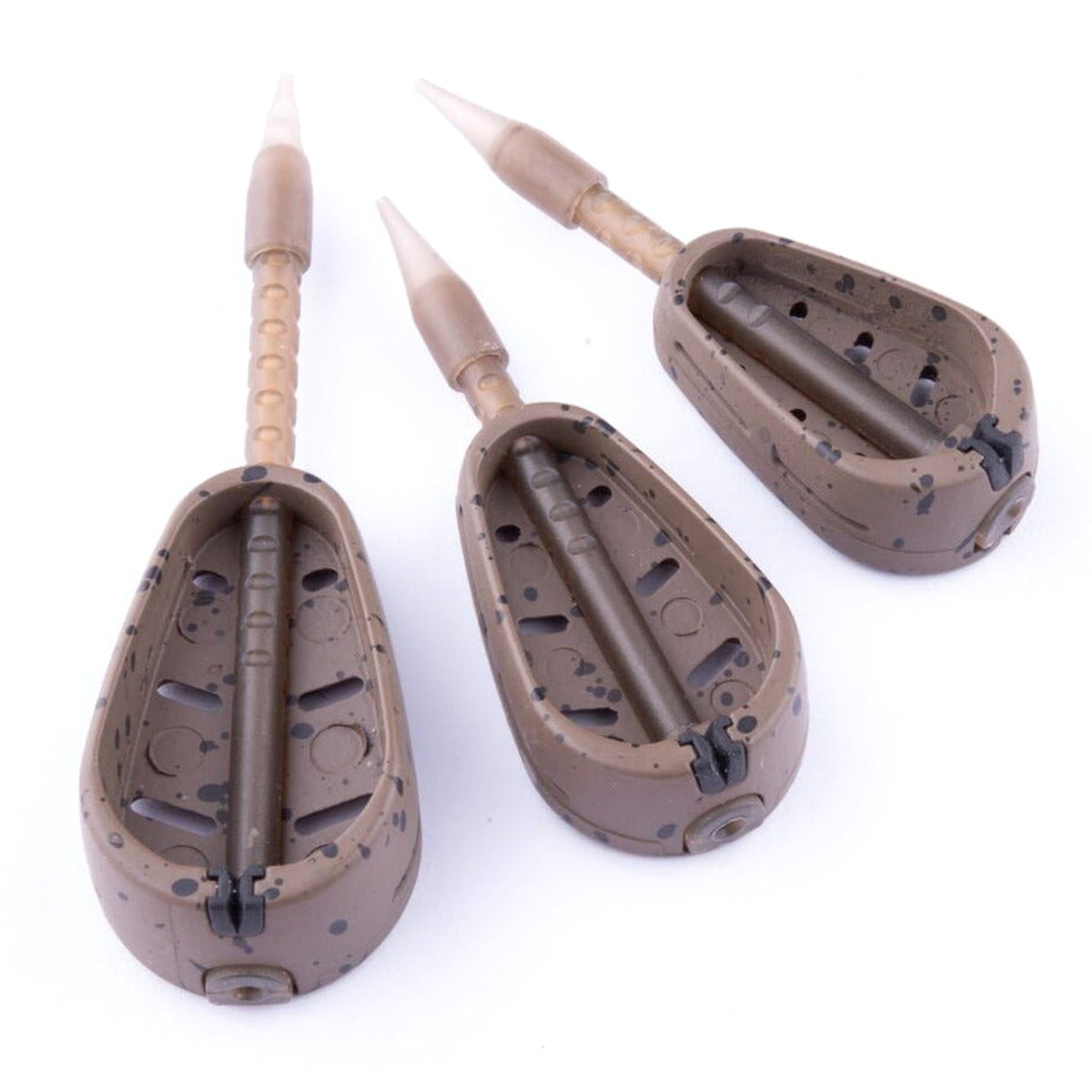 MAP Embed Feeders Inline – drie bruine gespikkelde methodfeeders in verschillende formaten