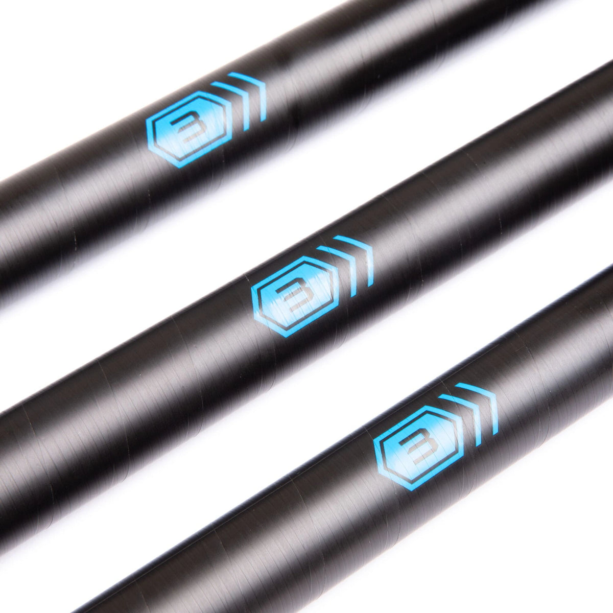 MAP G-Series Short Number 3 – officiële reeksfoto met carbonstructuur en blauwe deelmarkering