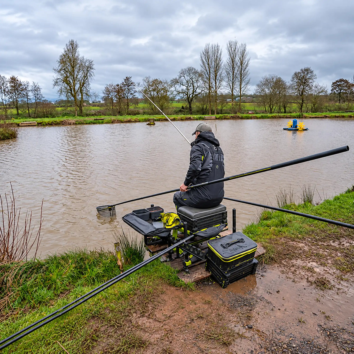 Matrix Aquos Ultra 4m – visser met schepnetsteel en landingsnet