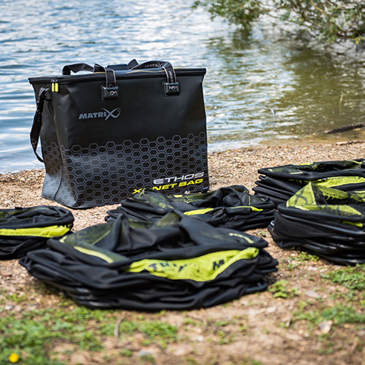 Matrix Ethos EVA Net Bag XL – tas en leefnetten langs het water