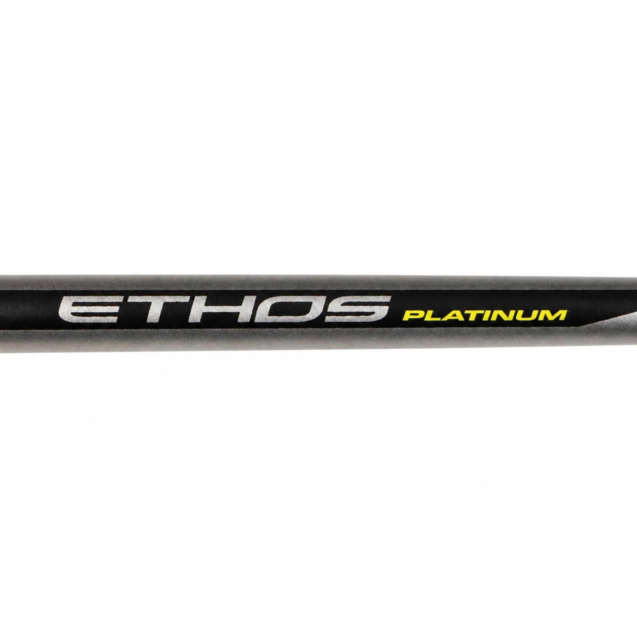 Matrix Ethos Platinum Ultra Light Feeder – horizontale close-up van de originele Ethos Platinum-opdruk
