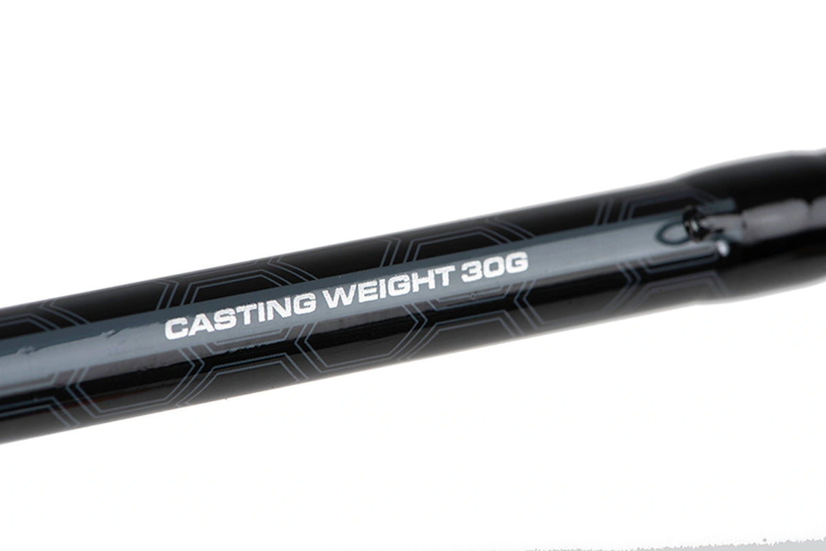 Matrix Ethos XR-S Light Feeder 11ft – detail van de zwarte blank met werpgewichtopdruk CASTING WEIGHT 30G en haakoog
