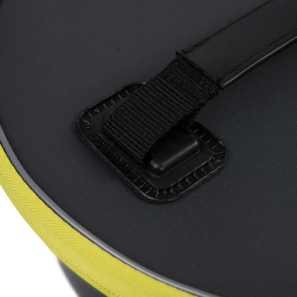 Matrix EVA Moulded Bowls with Lids – draaggreep detail