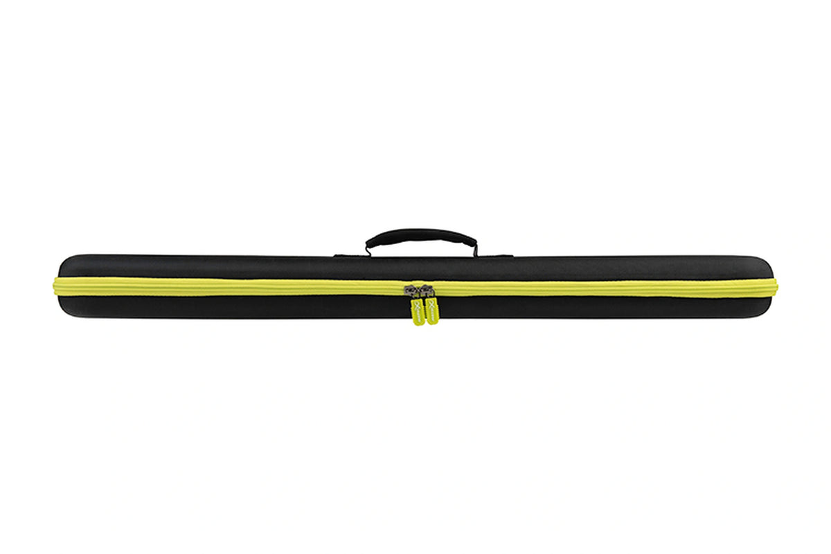 Matrix EVA Feeder Tip Case – recht vooraanzicht van de gesloten zwarte etui met gele rits en draaggreep